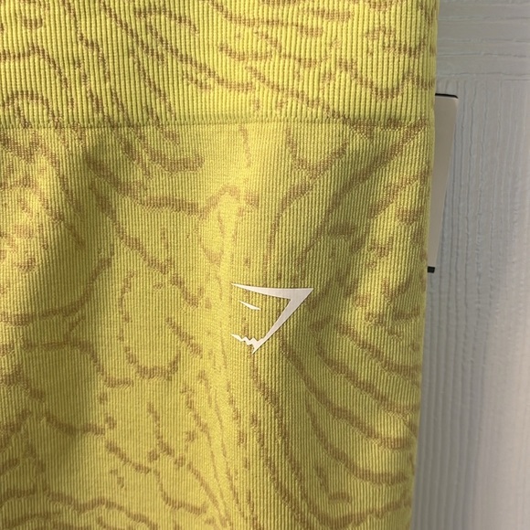 ✅✅GymShark ADAPT ANIMAL SEAMLESS CYCLING SHORTS Firefly Yellow - Picture 10 of 11